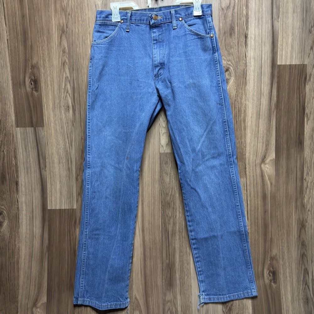Wrangler Men's 32x32 Regular Fit Straight Leg Blue Denim Jeans